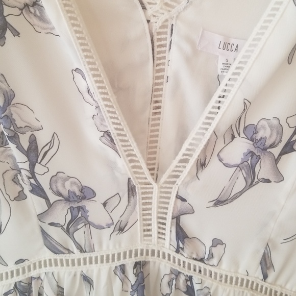 Lucca Coulture Beautiful Chiffon Vneck Lined Maxi - Picture 5 of 8